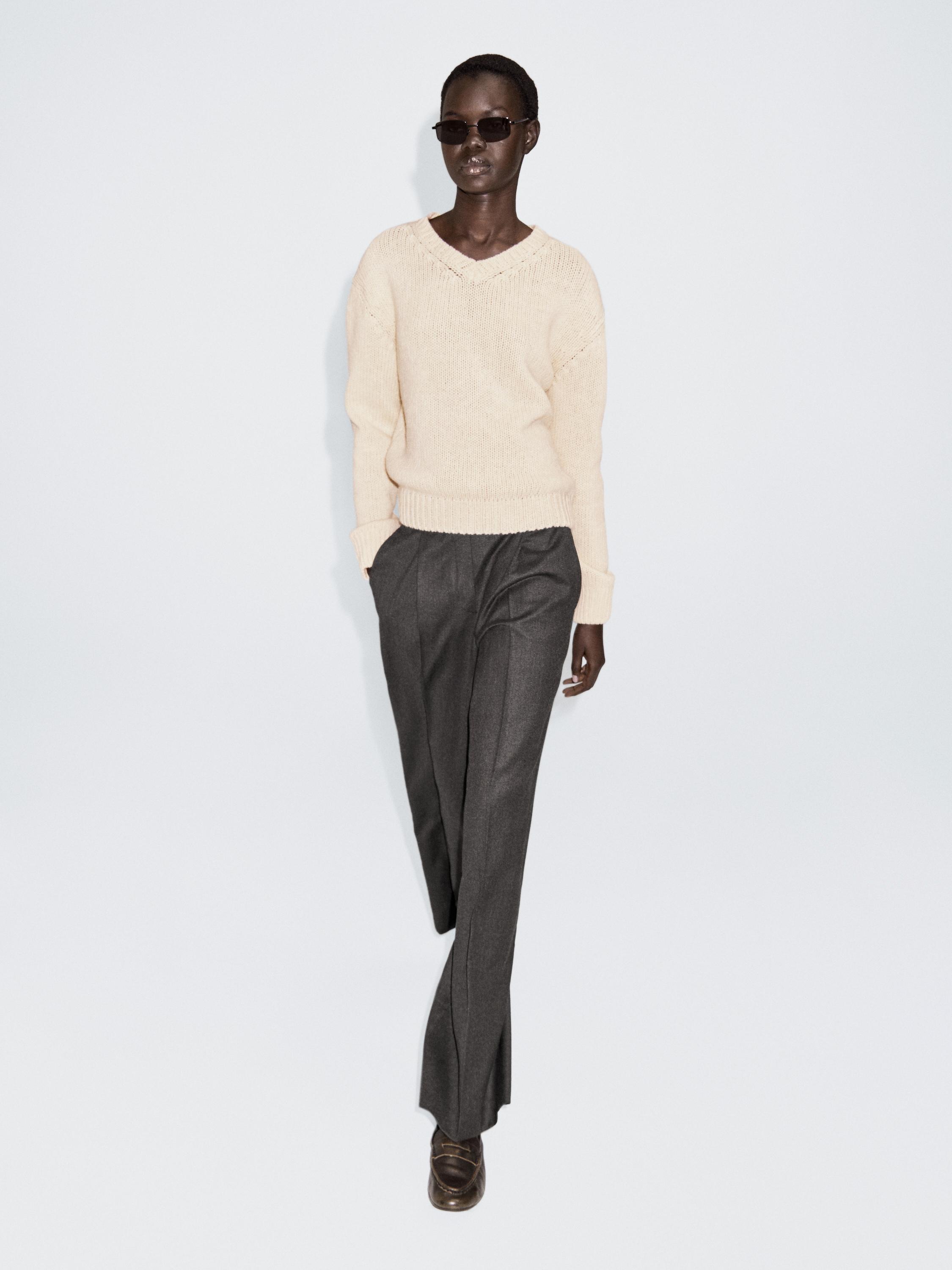 100% wool V-neck knit sweater